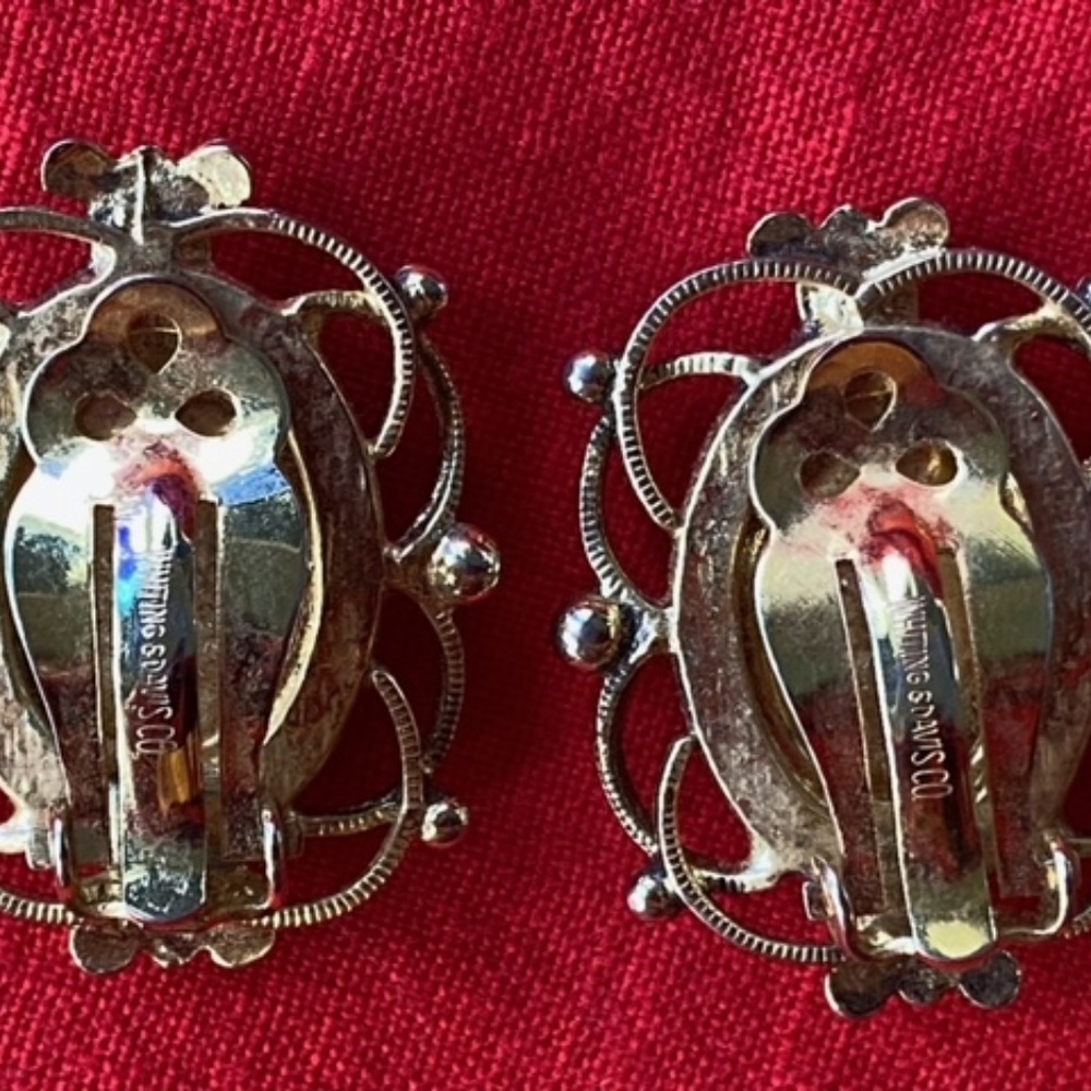 Vintage Whiting & Davis Mother of Pearl clip on earrings - Picture 3 of 4